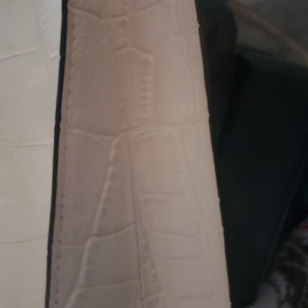 Milly Embossed Cream Lambskin Bag - Picture 10 of 10